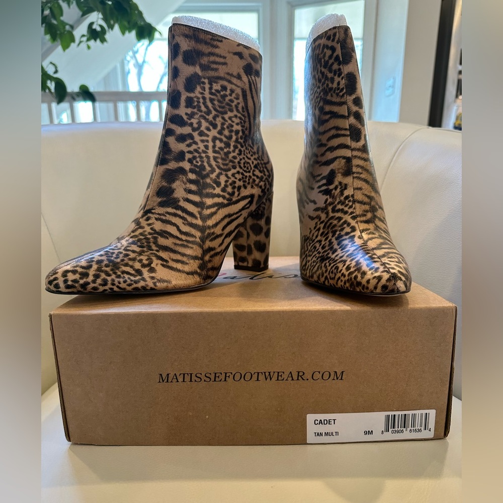 Matisse Cadet Boots - multi tan color